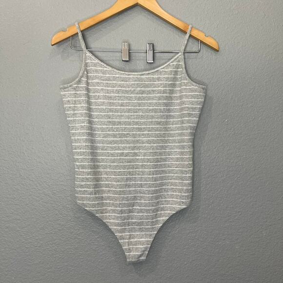Grey and white striped express bodysuit - Picture 2 of 6